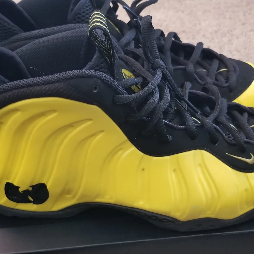 Nike Black and Yellow Foamposite-Style Basketball Sneakers - Picture 6 of 11